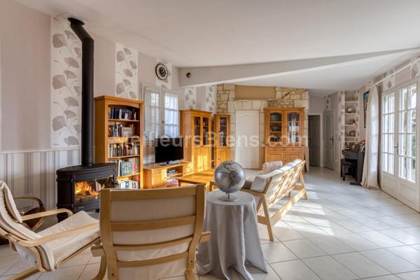 Maison atypique Le Puy-Notre-Dame