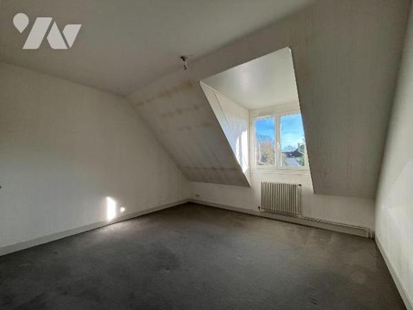 Maison à vendre à Bar sur Seine  (10110), AUBE. Pavillon traditionnel sur sous-sol total, 153 m...