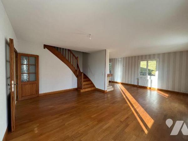 Maison à vendre à Bar sur Seine  (10110), AUBE. Pavillon traditionnel sur sous-sol total, 153 m...