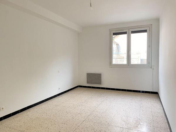 Appartement 3 pièces à louer à Volx - Réf 6162