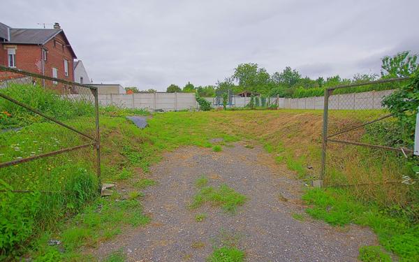 Terrain à vendre    Roye