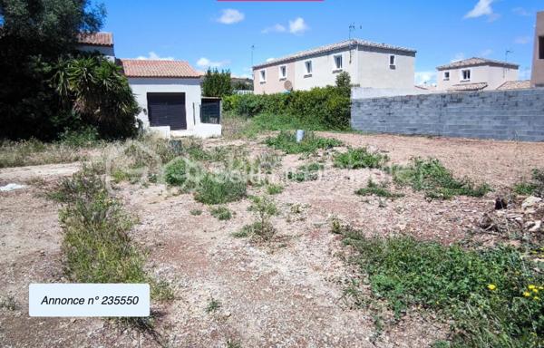 Terrain de 305 m²