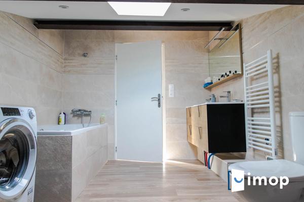 Grande maison divisée en 3 appartements