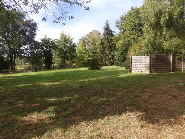 Maison style architecte des années 70 dans un cadre exceptionnel et lumineux.