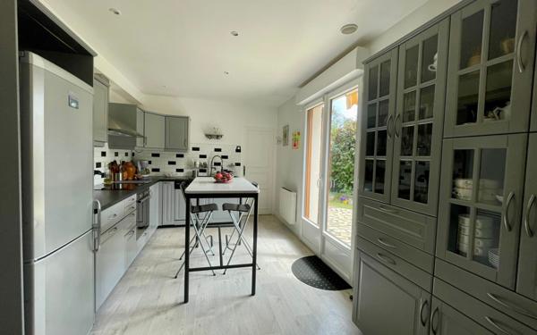 Maison à vendre    6 pièces •  Bures-sur-Yvette