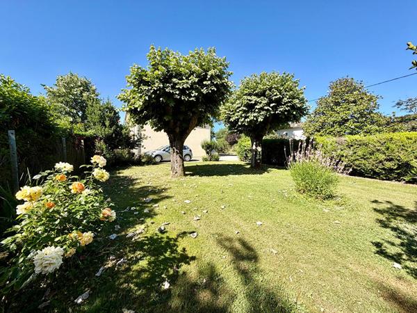 Maison rénovée de 106 m² sur plus de 3 400 m² de terrain clos
