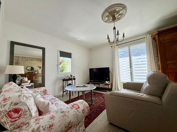 Maison rénovée de 106 m² sur plus de 3 400 m² de terrain clos