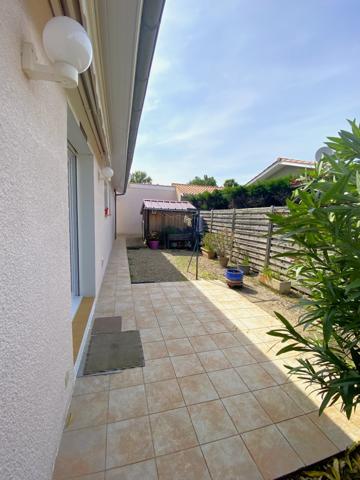 Maison contemporaine de 1996 dans un quartier calme de Lanton.