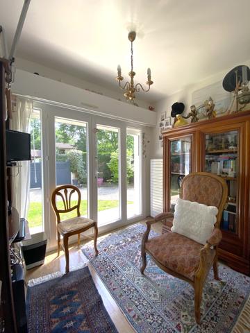 Maison contemporaine de 1996 dans un quartier calme de Lanton.