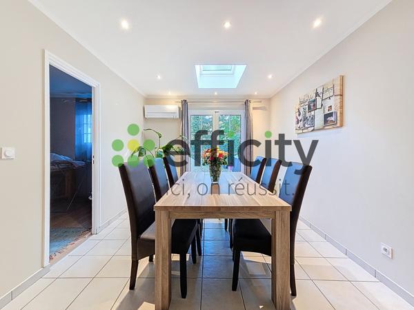 Maison 5 pièces - 94 m² Exclusivité efficity