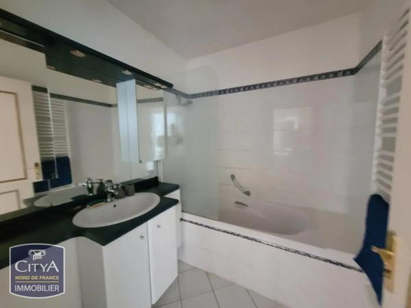 Appartement à louer 3 pièces 69.77m² Lille (59800)