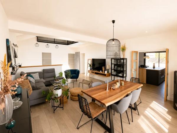 PONT SAINT MARTIN - MAISON ANCIENNE RENOVEE 141m2 - 3CHAMBRE