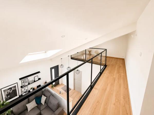 PONT SAINT MARTIN - MAISON ANCIENNE RENOVEE 141m2 - 3CHAMBRE