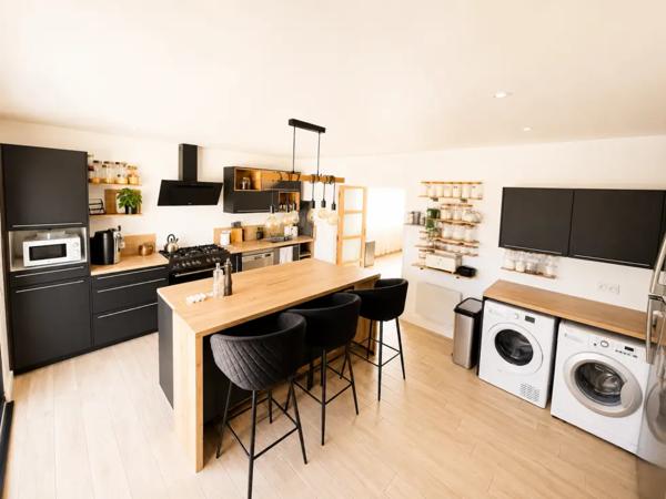 PONT SAINT MARTIN - MAISON ANCIENNE RENOVEE 141m2 - 3CHAMBRE