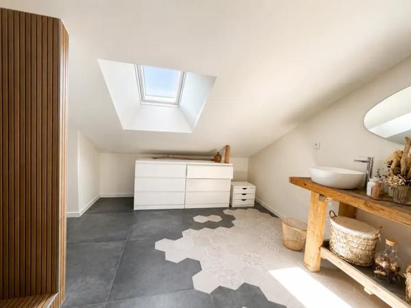 PONT SAINT MARTIN - MAISON ANCIENNE RENOVEE 141m2 - 3CHAMBRE