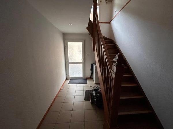 Appartement à louer 5 pièces 135.71m²