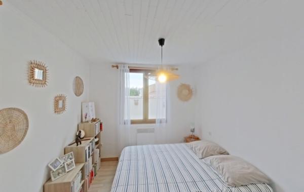 Vente Villa 3 faces de plain-pied rénové(e) Bessan   