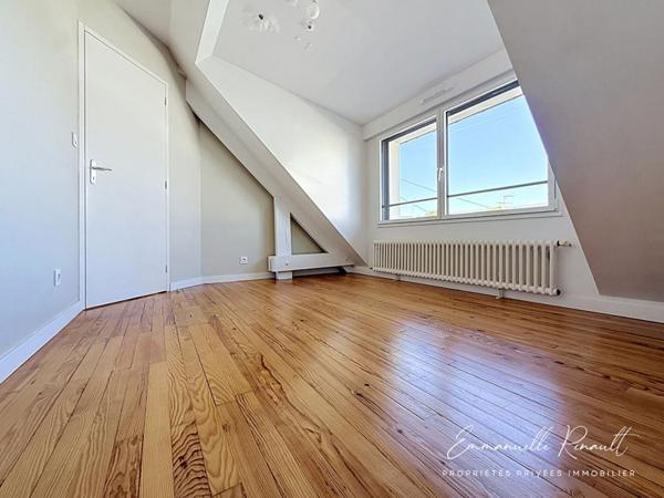 Élégante maison de 136 m² (144 m² au sol), avec vie de plain-pied et jardin. Quartier Sacré Coeur · Stade Becel · Vannes