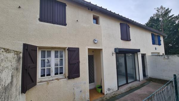 Maison
         7 pièces
        - 136 m² Exclusivité 90 000 € *