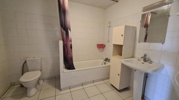 Maison
         7 pièces
        - 136 m² Exclusivité 90 000 € *