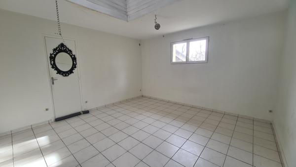 Maison
         7 pièces
        - 136 m² Exclusivité 90 000 € *