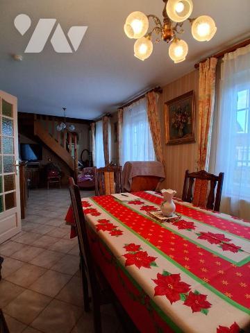 Sur la commune de MESNILS-SUR-ITON (27240)

*Une maison de ville élevée sur rez-de-chaussée c...