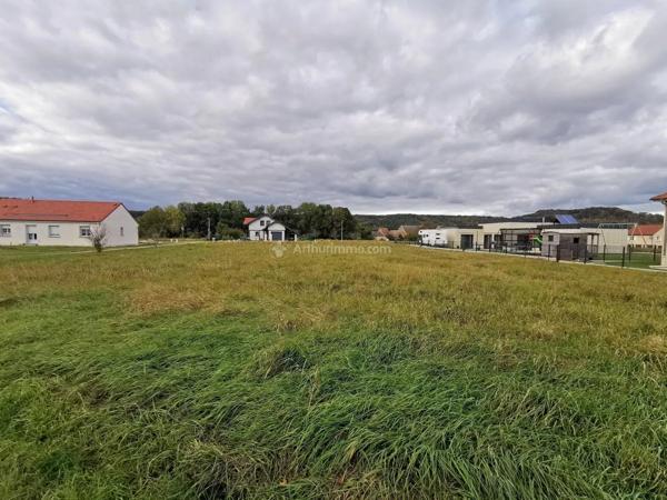Vente                                                      Terrain
                        
                                                            à Saint-Blin