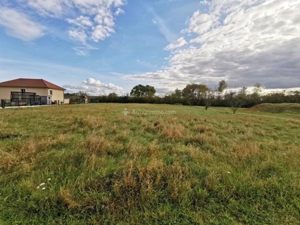 Vente                                                      Terrain
                        
                                                            à Saint-Blin