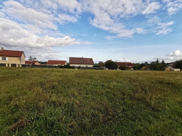 Vente                                                      Terrain
                        
                                                            à Saint-Blin