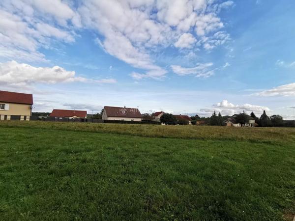 Vente                                                      Terrain
                        
                                                            à Saint-Blin