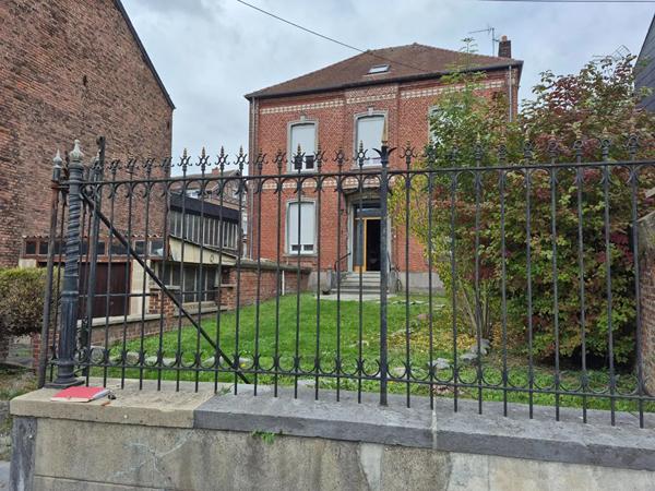 Maison à vendre 10 pièces 210.8m² Jeumont (59460)