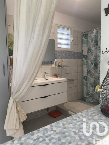 Maison 7 pièces de 225 m² à Saint-Pierre (97410)