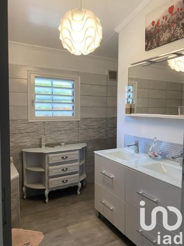 Maison 7 pièces de 225 m² à Saint-Pierre (97410)