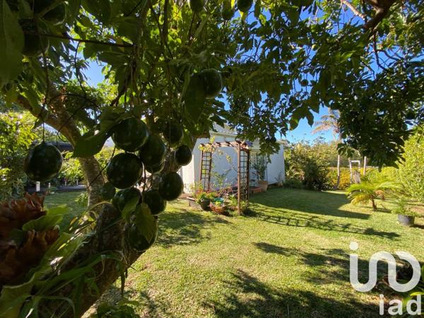 Maison 7 pièces de 225 m² à Saint-Pierre (97410)