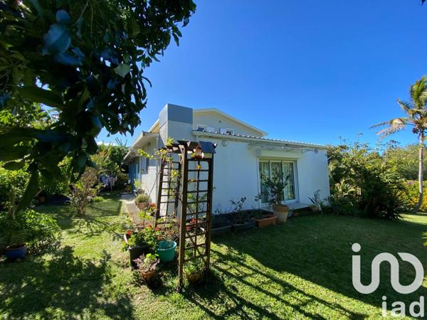 Maison 7 pièces de 225 m² à Saint-Pierre (97410)