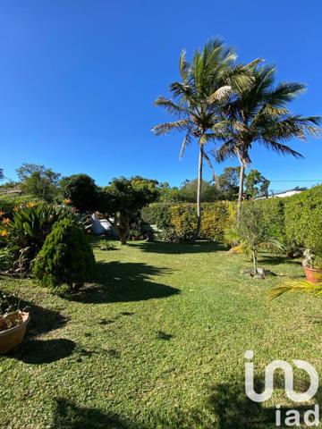 Maison 7 pièces de 225 m² à Saint-Pierre (97410)