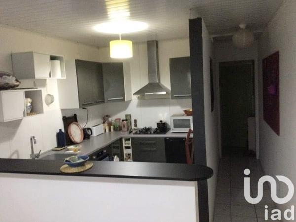 Maison 7 pièces de 225 m² à Saint-Pierre (97410)