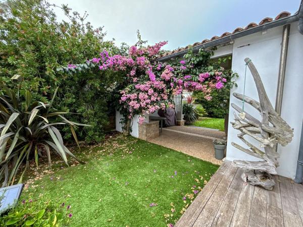 Maison à vendre à La Couarde-sur-Mer en Charente-Maritime (17670), ref : VM323-86001