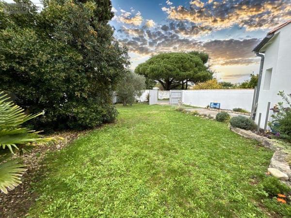 Maison à vendre à La Couarde-sur-Mer en Charente-Maritime (17670), ref : VM323-86001