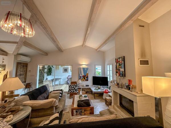 Maison à vendre à La Couarde-sur-Mer en Charente-Maritime (17670), ref : VM323-86001