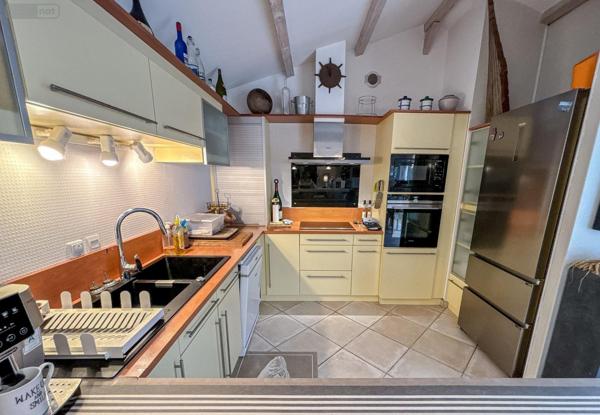 Maison à vendre à La Couarde-sur-Mer en Charente-Maritime (17670), ref : VM323-86001