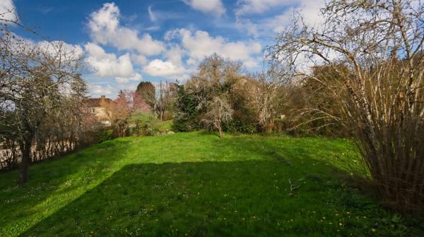 Maison à vendre 4 pièces SIORAC EN PERIGORD, sous-sol de 100m² exploitable  jardin 1933m².