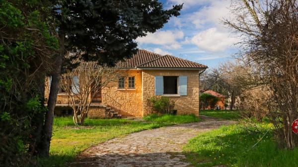 Maison à vendre 4 pièces SIORAC EN PERIGORD, sous-sol de 100m² exploitable  jardin 1933m².