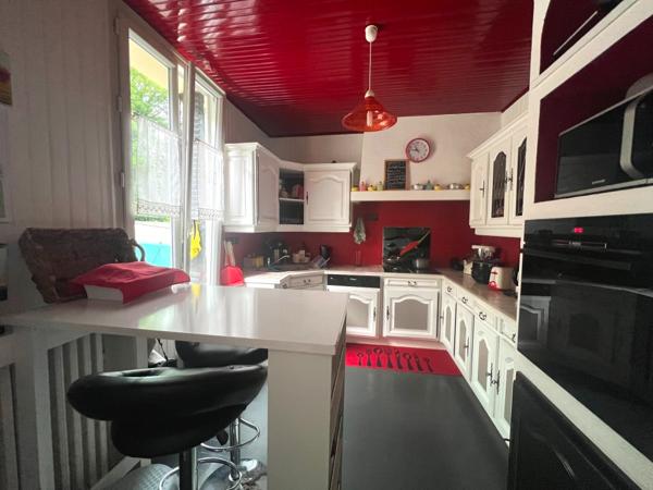 Maison 5 pièces130 m2 et dépendance 50m² sur terrain de 1165m² située à Paron