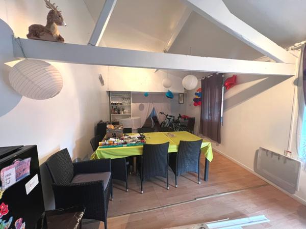 Maison 5 pièces130 m2 et dépendance 50m² sur terrain de 1165m² située à Paron