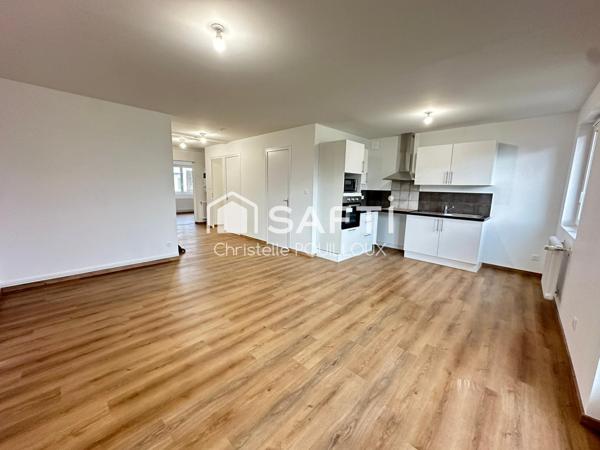 Appartement entièrement rénové, 2 chambres, balcon