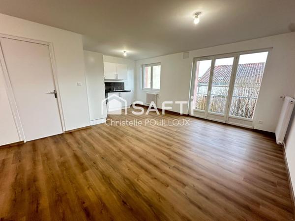 Appartement entièrement rénové, 2 chambres, balcon