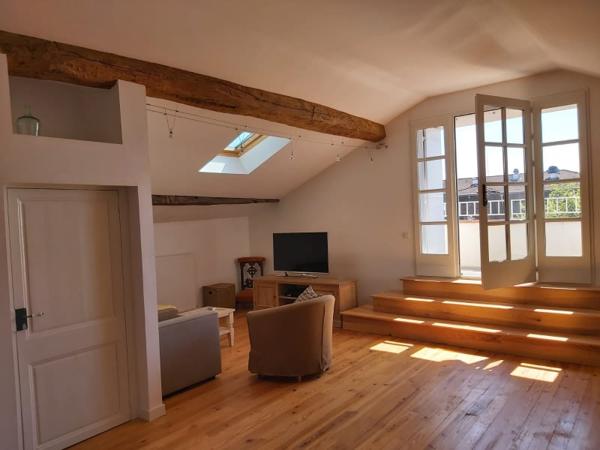 Maison spacieuse plein centre ville Aiguillon