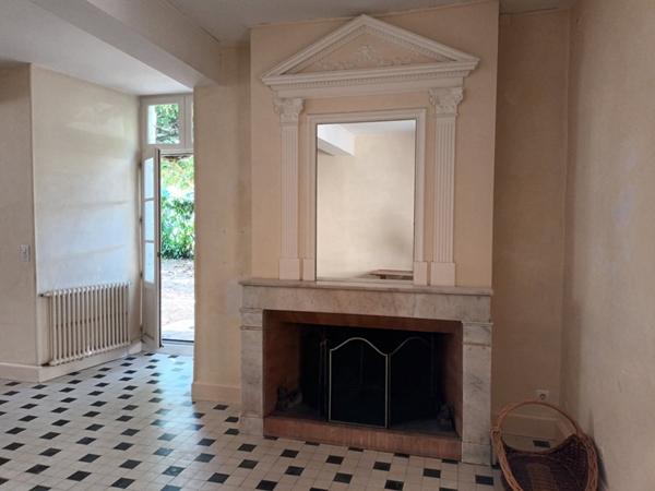 Maison spacieuse plein centre ville Aiguillon