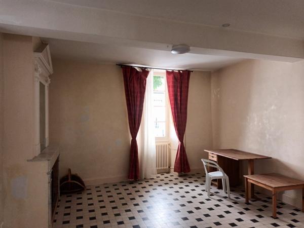 Maison spacieuse plein centre ville Aiguillon